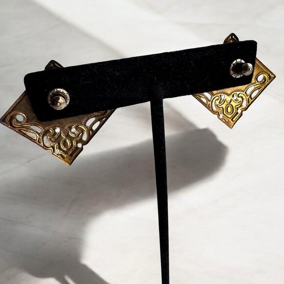Vintage Pierced Earrings Antique Gold Tone Light Weight Square Filigree & Enamel - Picture 3 of 4